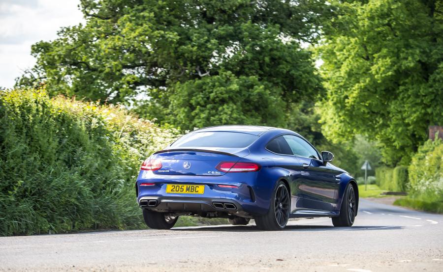  Mercedes-AMG C63 S Coupe 2016 года  (UK) (фото 8 из 30)